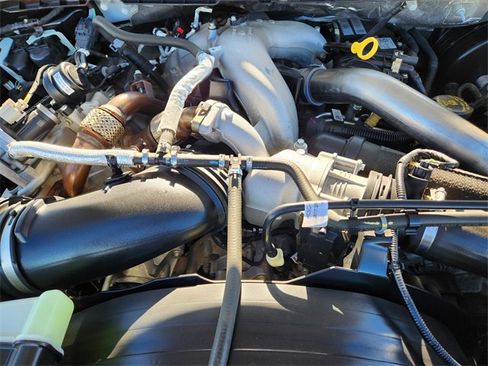 Used 2020 Ford F250 Lariat w/ Chrome Package image 28