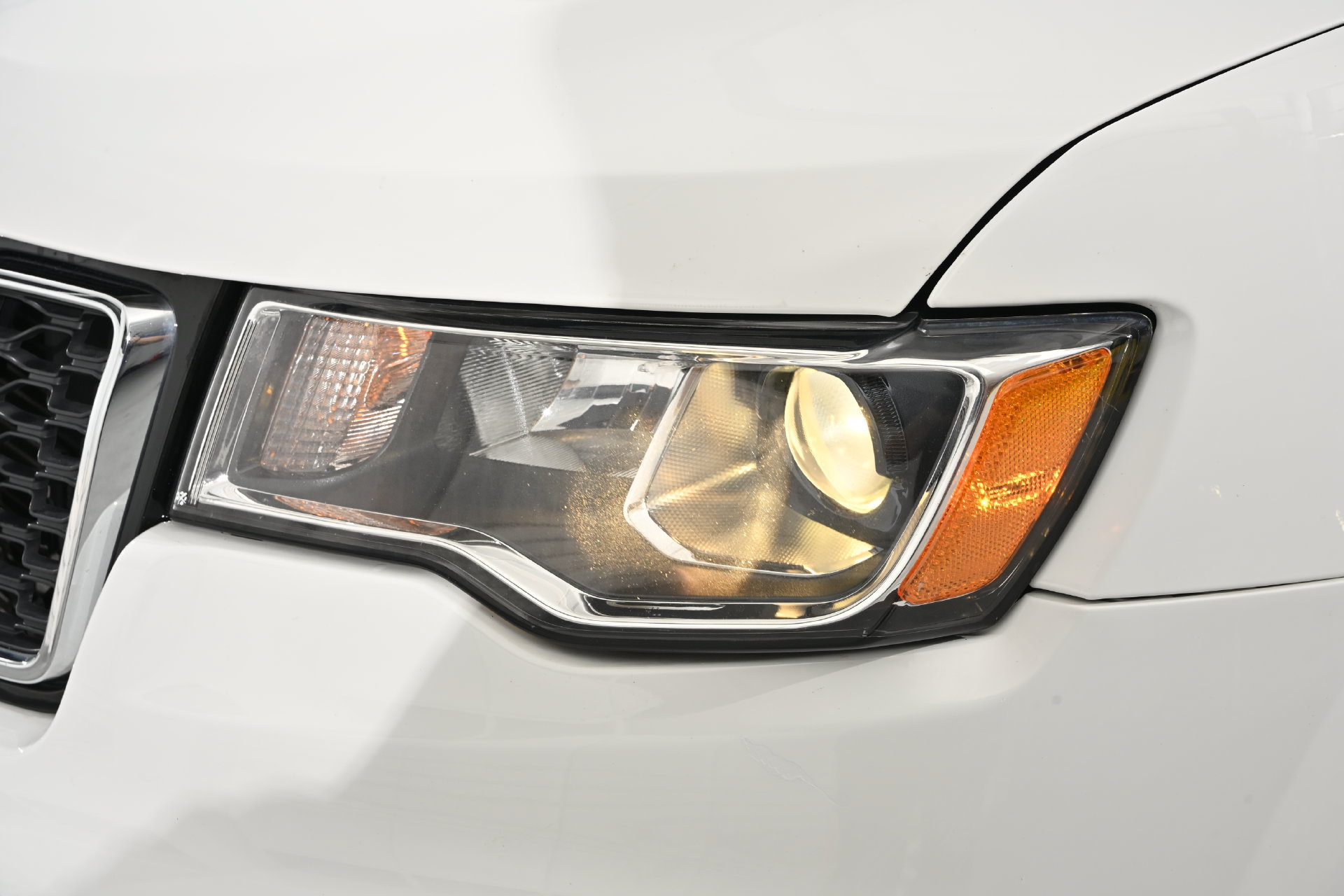 Used 2022 Jeep Grand Cherokee Laredo X AWD/4WD image 9