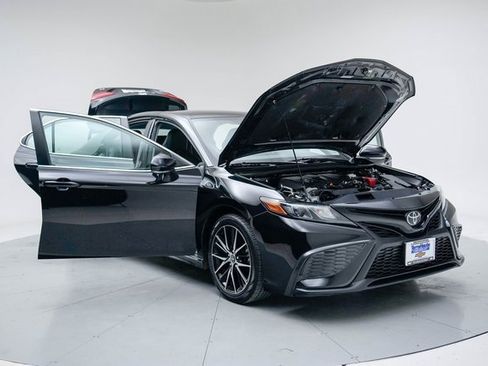 Used 2023 Toyota Camry SE image 13