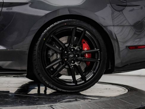 Used 2020 Ford Mustang Shelby GT500 w/ Technology Package RWD image 92