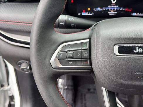 Certified 2025 Jeep Compass Trailhawk w/ Trailhawk Elite Group image 16