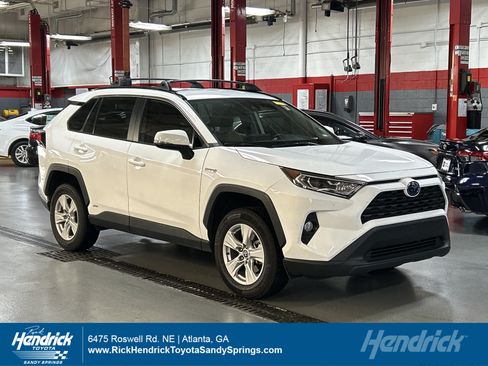 Used 2021 Toyota RAV4 XLE AWD/4WD image 1