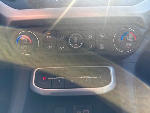 Used 2023 GMC Acadia SLT w/ Elevation Edition AWD/4WD image 17