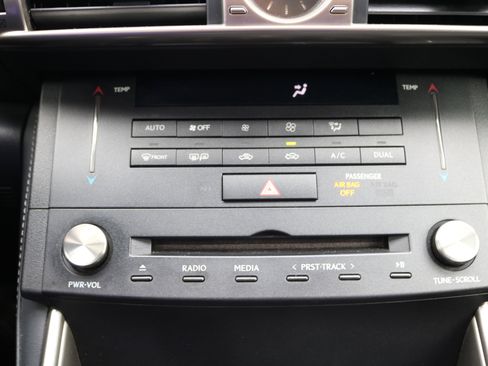 Used 2016 Lexus IS 200t image 19