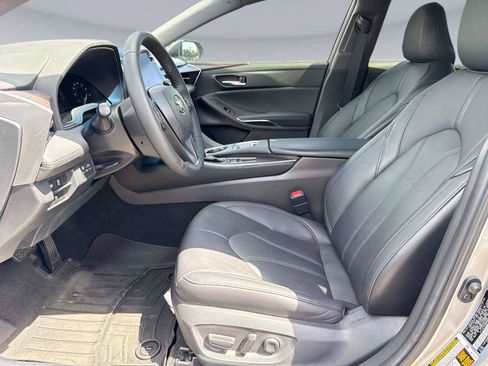 Used 2021 Toyota Avalon XLE image 19
