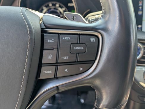 Used 2020 Lexus LS 500h AWD w/ Luxury Package image 25