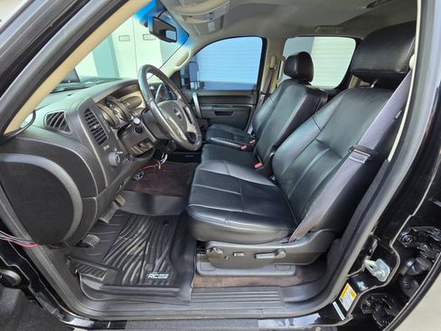 Used 2014 GMC Sierra 2500 SLE w/ SLE Preferred Package AWD/4WD image 12