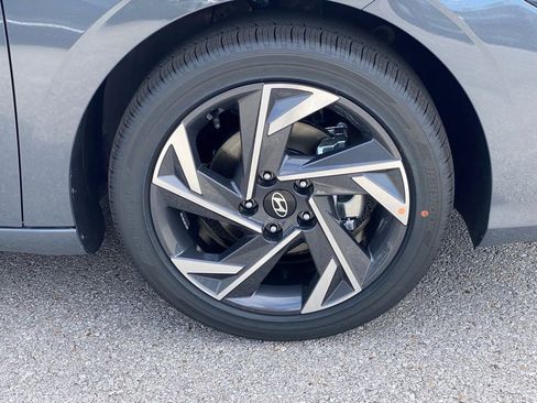 New 2026 Hyundai Elantra Limited FWD image 36