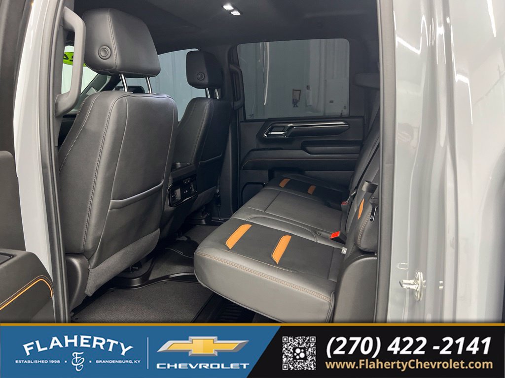 Used 2024 GMC Sierra 3500 AT4 w/ AT4 Premium Plus Package AWD/4WD image 11