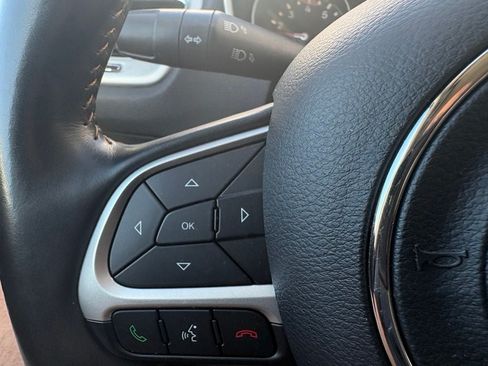 Used 2018 Jeep Compass Latitude w/ Safe & Security Group FWD image 16