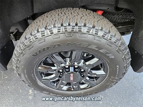 New 2026 GMC Sierra 2500 AT4 w/ AT4 Premium Plus Package image 9