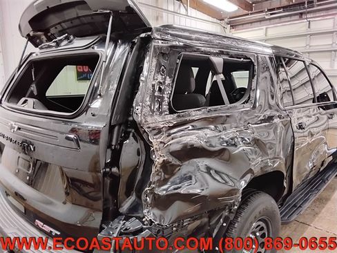Used 2023 Chevrolet Suburban RST w/ Sport Performance Package AWD/4WD image 21