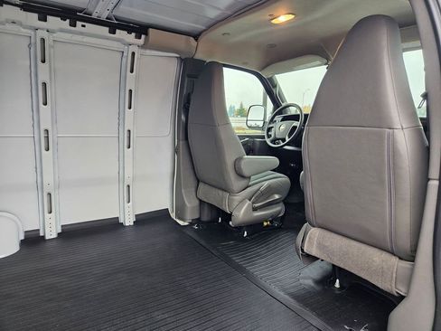 New 2025 Chevrolet Express 2500 Extended image 35