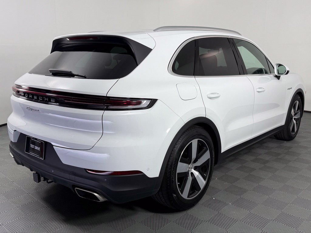 Certified 2026 Porsche Cayenne E-Hybrid AWD/4WD image 7
