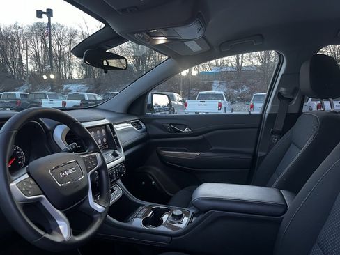 Certified 2023 GMC Acadia SLE image 16