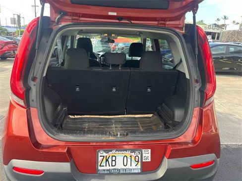 Used 2022 Kia Soul LX image 10