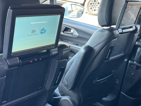 Used 2020 Chrysler Pacifica Touring-L Plus w/ S Appearance Package FWD image 16