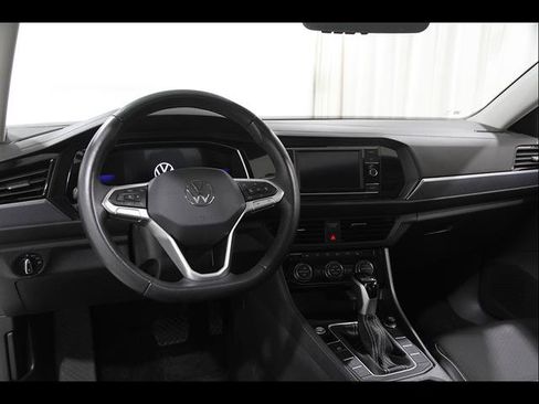 Used 2024 Volkswagen Jetta SE FWD image 6