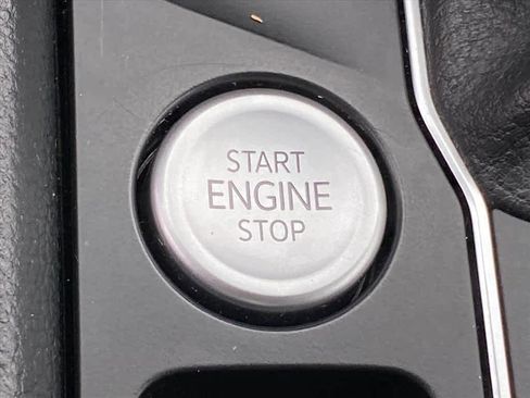 Used 2021 Volkswagen Atlas SEL Premium image 21