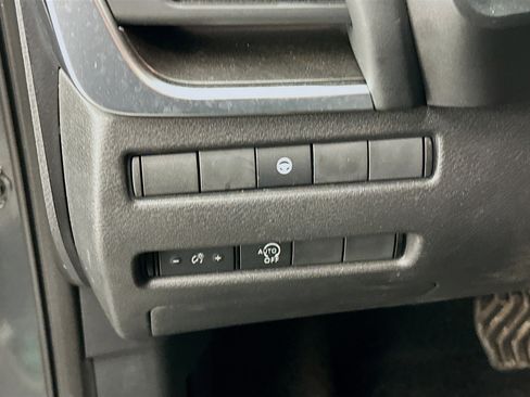 Used 2023 Nissan Rogue SV AWD/4WD image 17