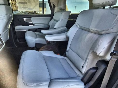 New 2025 Ford Expedition Platinum w/ Driver's Package image 19