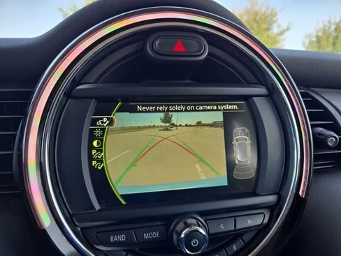 Used 2018 MINI Cooper 4-Door Hardtop FWD image 27