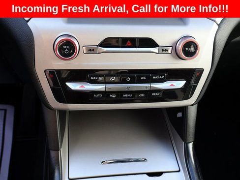 Used 2023 Ford Explorer XLT image 28