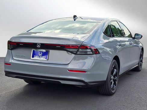 New 2025 Honda Accord SE image 3