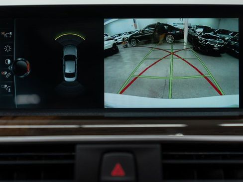 Used 2017 BMW 330e image 19