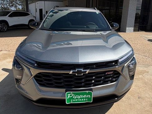 New 2026 Chevrolet Trax RS w/ Sunroof Package FWD image 3