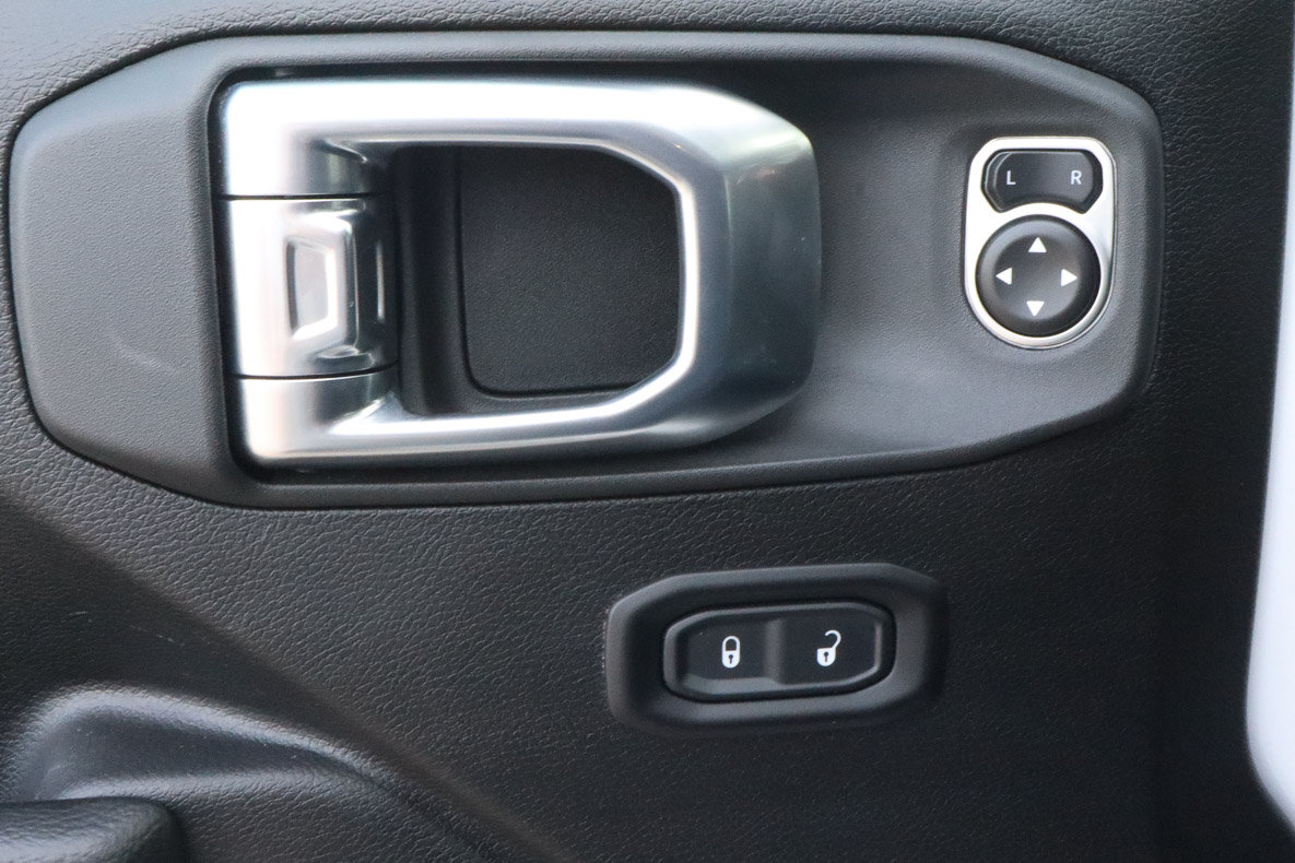 Used 2026 Jeep Gladiator Mojave AWD/4WD image 19