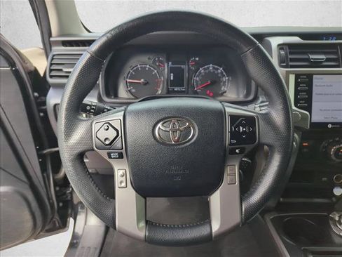 Used 2020 Toyota 4Runner SR5 AWD/4WD image 17
