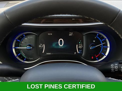 Used 2023 Chrysler Pacifica Limited FWD image 14