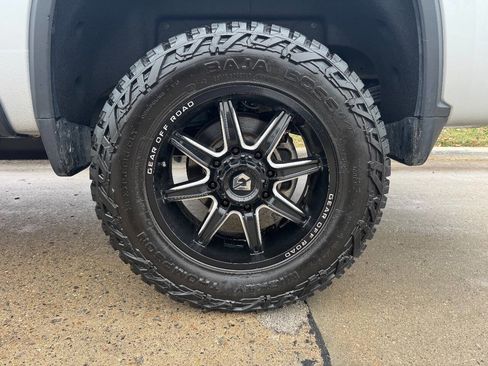 Used 2023 Chevrolet Silverado 2500 LTZ w/ LTZ Plus Package image 9