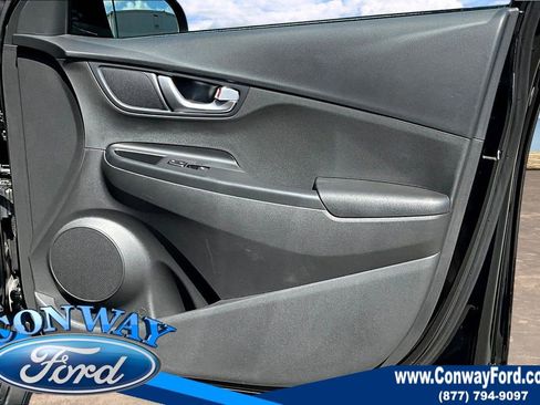 Used 2023 Hyundai Kona SE image 29