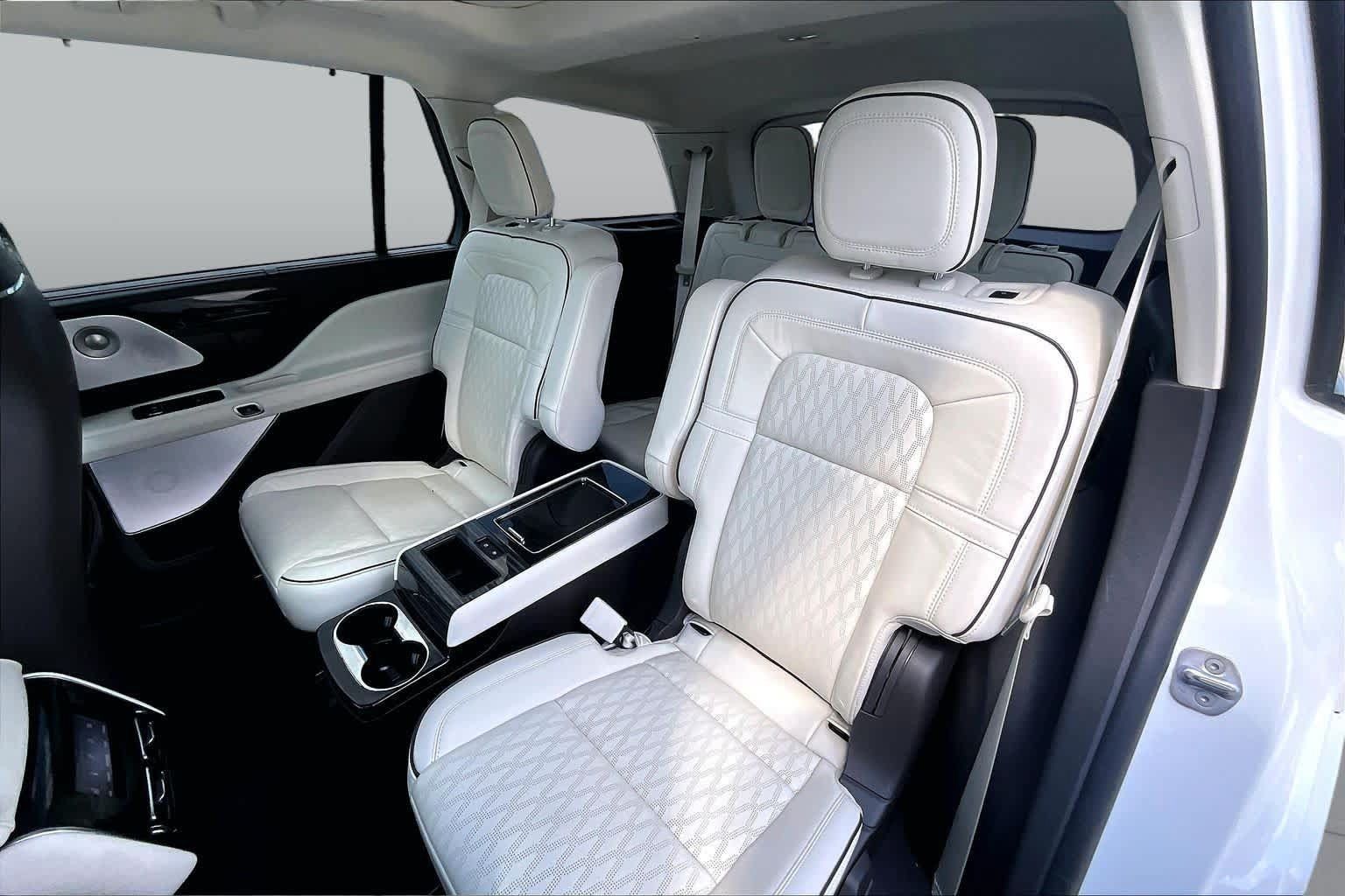 Used 2023 Lincoln Aviator Black Label AWD/4WD image 18