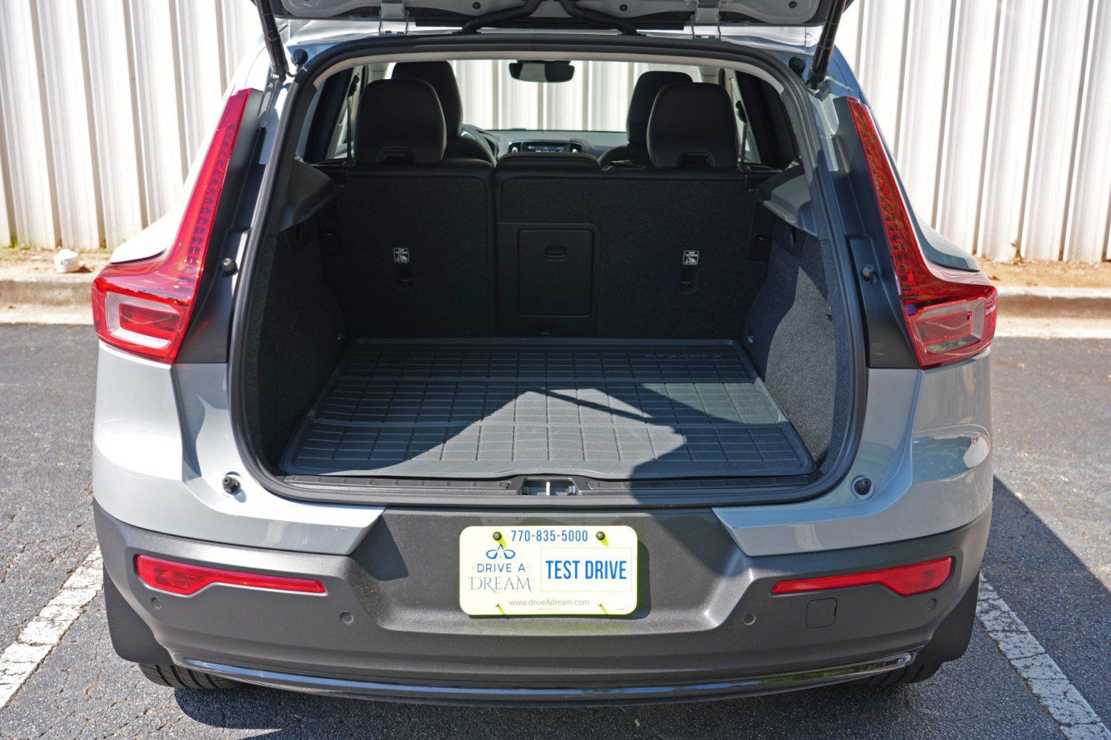 Used 2024 Volvo XC40 B5 Plus w/ Climate Package AWD/4WD image 10