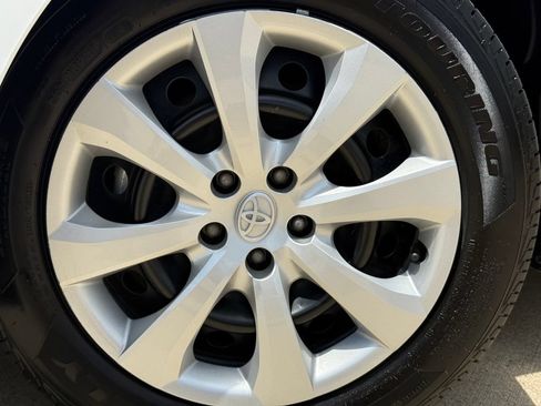 Used 2023 Toyota Corolla LE FWD image 3