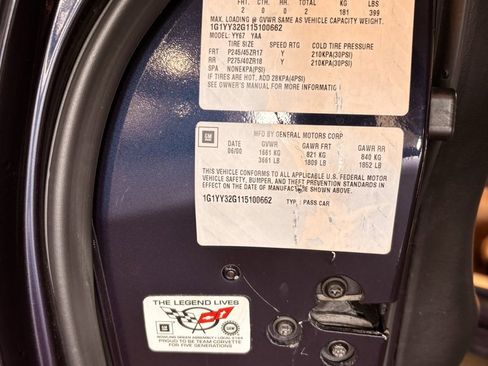 Used 2001 Chevrolet Corvette Convertible w/ Preferred Equipment Group2 image 32