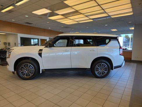 New 2026 Nissan Armada SL w/ Captain's Chari Seat Package AWD/4WD image 5