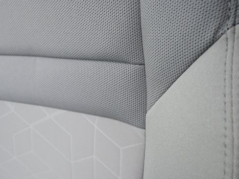 Used 2025 Nissan Frontier SV image 22