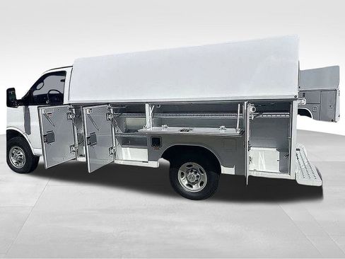 New 2025 Chevrolet Express 3500 w/ Power Convenience Package image 21