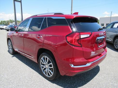 Used 2024 GMC Terrain Denali w/ Denali Premium Package AWD/4WD image 5