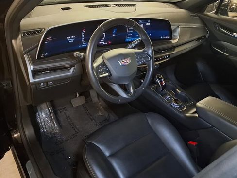 Certified 2024 Cadillac XT4 Premium Luxury AWD/4WD image 3