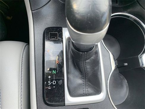 Used 2019 Toyota Highlander XLE image 25
