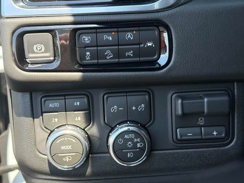 New 2026 GMC Yukon XL Denali w/ Denali Reserve Package AWD/4WD image 28
