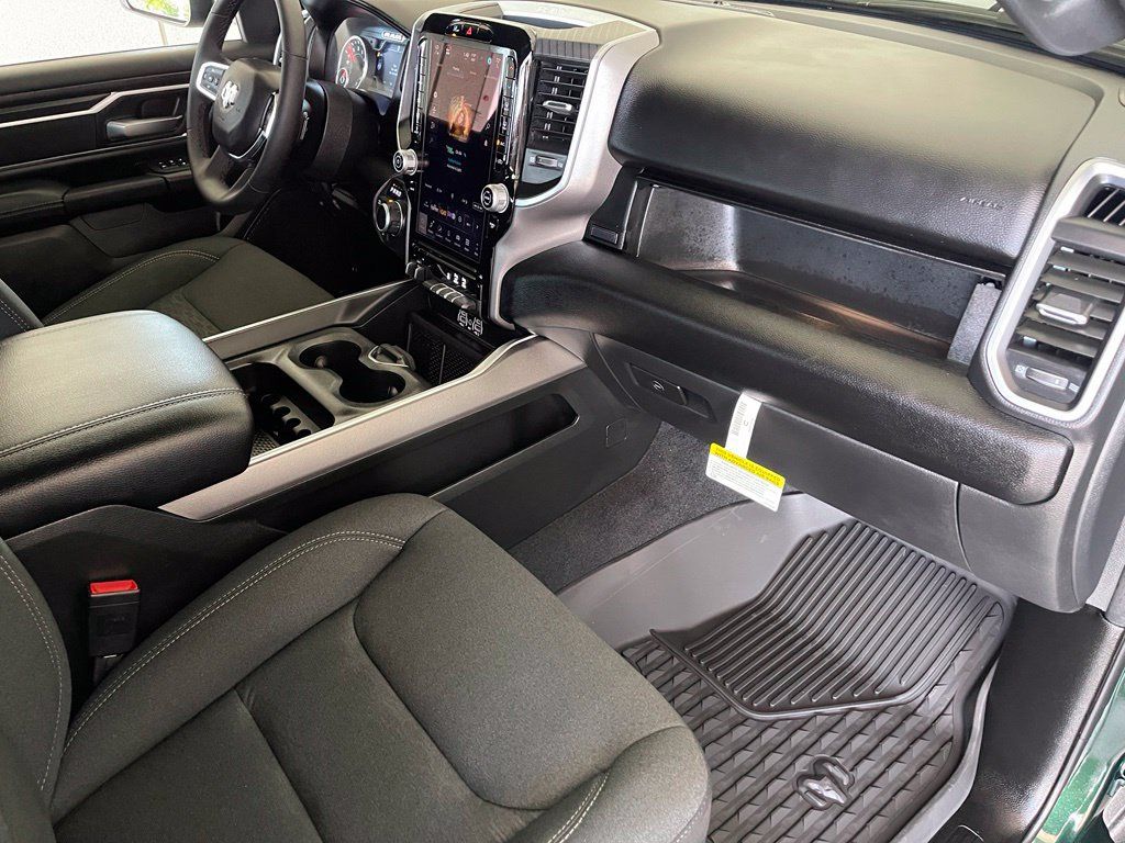 New 2026 RAM 1500 Big Horn AWD/4WD image 13