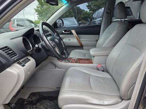 Used 2010 Toyota Highlander Limited AWD/4WD image 5