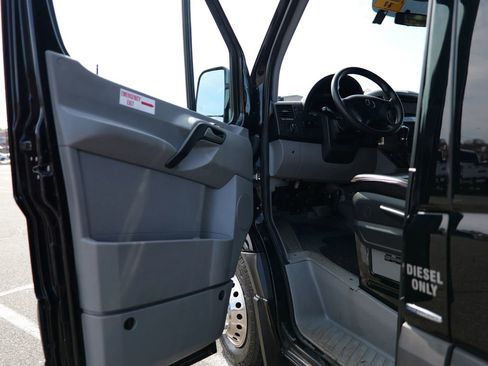 Used 2015 Mercedes-Benz Sprinter 3500 image 15