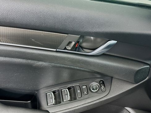 Used 2019 Honda Accord Sport image 15